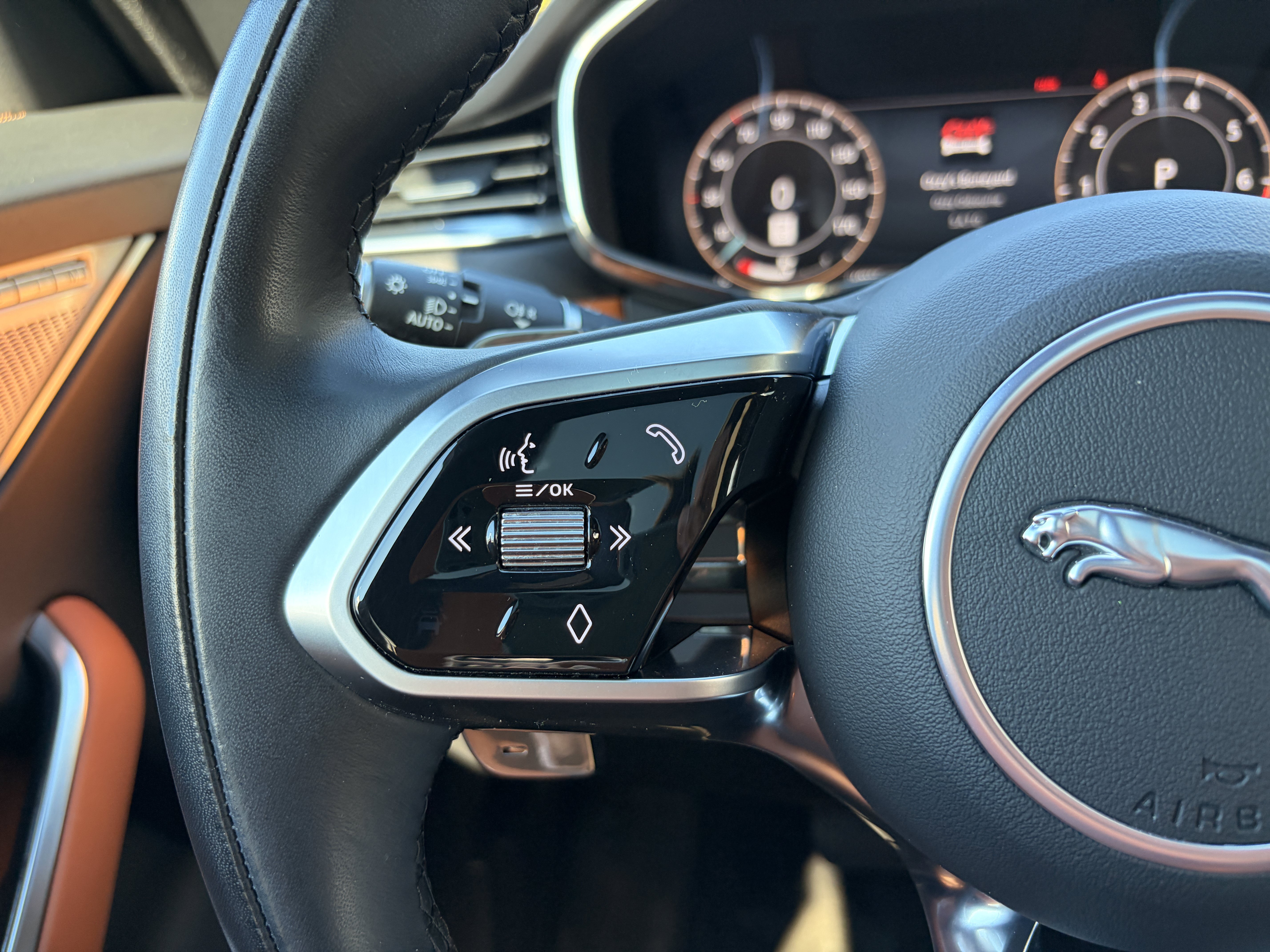 Used 2024 Jaguar F-PACE R-Dynamic S AWD/4WD image 15