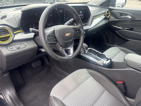 Certified 2024 Chevrolet Trax LT w/ Driver Confidence Package FWD image 10