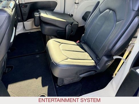 Certified 2019 Chrysler Pacifica Touring-L Plus w/ Advanced Safetytec Group image 12