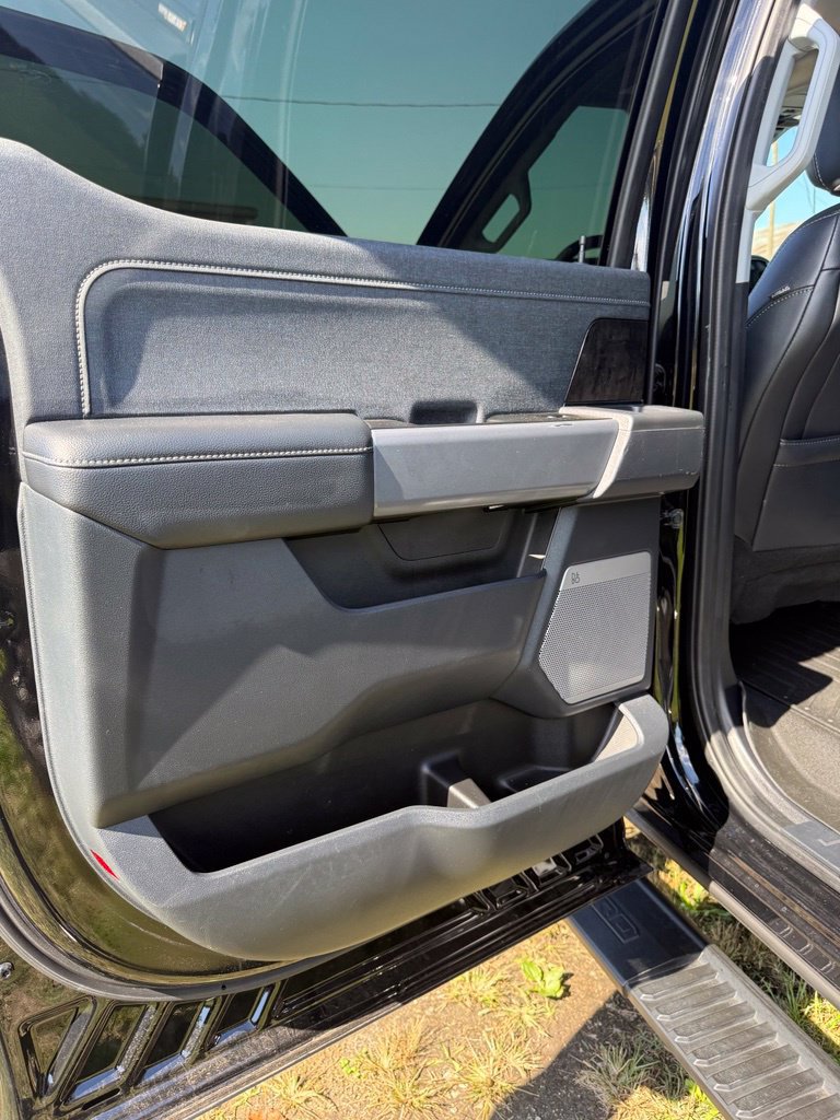 Used 2024 Ford F350 Lariat w/ Lariat Ultimate Package AWD/4WD image 21