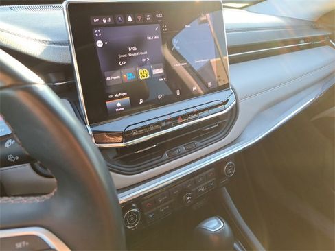 Used 2022 Jeep Compass Limited image 7