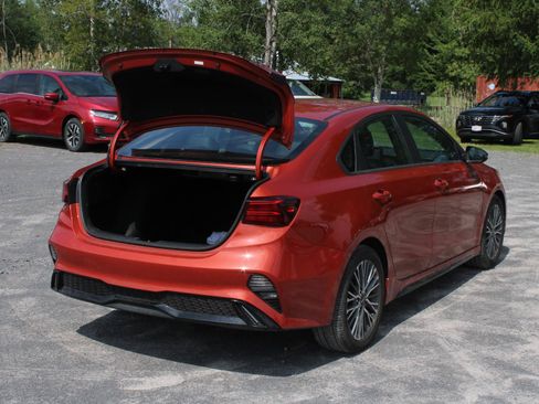 Used 2023 Kia Forte GT-Line w/ GT-Line Premium Package FWD image 8