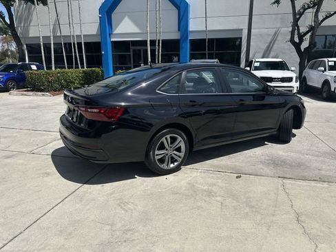 Used 2024 Volkswagen Jetta SE FWD image 33