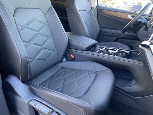 New 2026 Volkswagen Atlas SE image 7