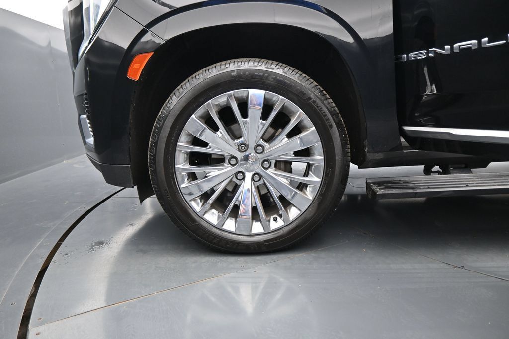 Used 2021 GMC Yukon Denali w/ Denali Premium Package AWD/4WD image 31