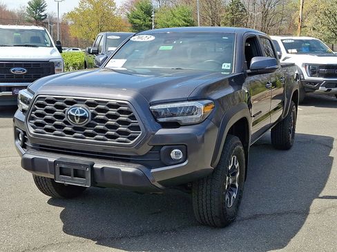Used 2023 Toyota Tacoma TRD Off-Road w/ Black Out Package (TMS) AWD/4WD image 4