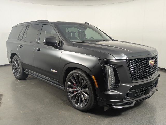 Used 2025 Cadillac Escalade V AWD/4WD image 2