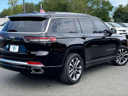 Used 2023 Jeep Grand Cherokee L Overland w/ Advanced Protech Group III AWD/4WD image 12