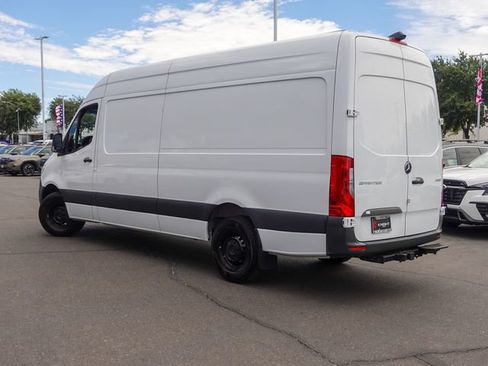 Used 2023 Mercedes-Benz Sprinter 2500 image 9
