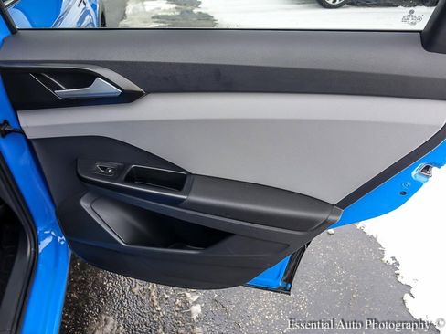 Used 2023 Volkswagen Taos SEL image 26