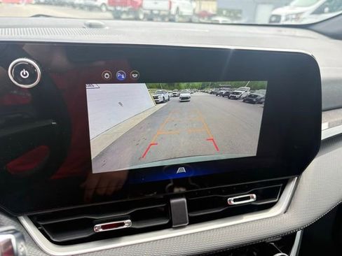 Used 2026 Chevrolet Equinox LT FWD image 5