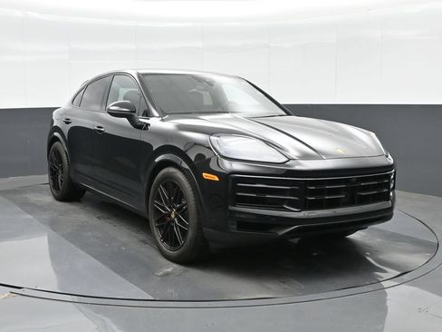 Certified 2024 Porsche Cayenne S w/ Premium Package Plus (PP1) AWD/4WD image 11