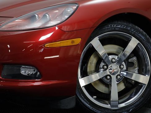 Used 2010 Chevrolet Corvette Coupe w/ Roof Package image 3