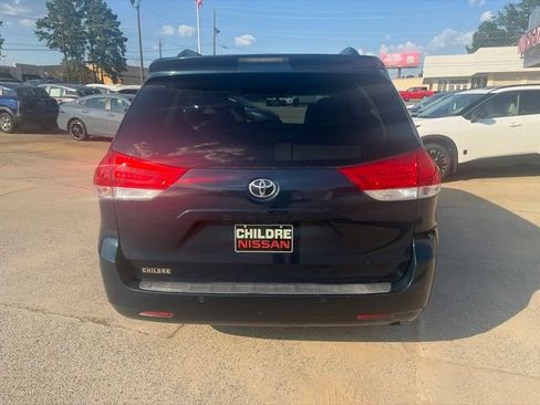 Used 2012 Toyota Sienna XLE FWD image 7