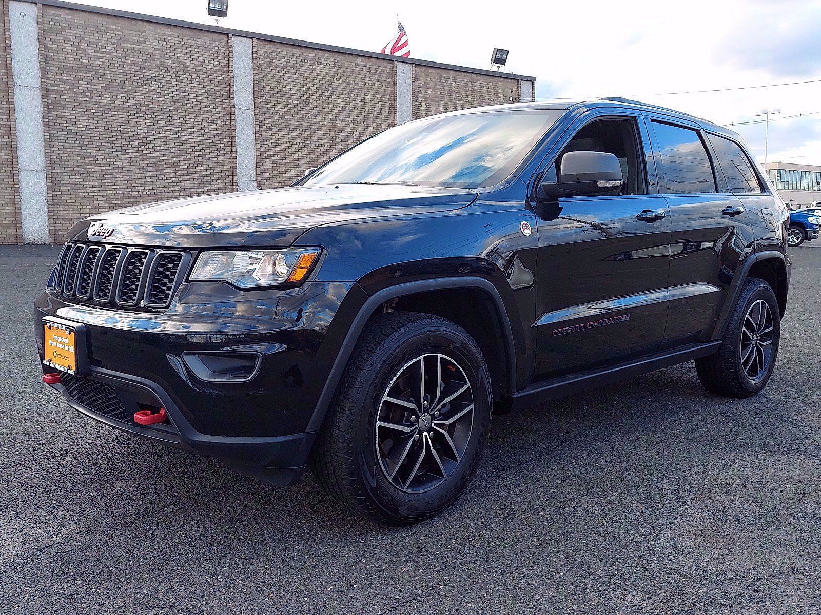 Used 2018 Jeep Grand Cherokee Trailhawk AWD/4WD image 3