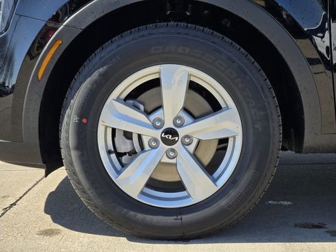 New 2026 Kia Sorento LX FWD image 8