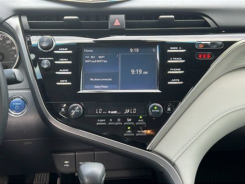 Used 2018 Toyota Camry SE FWD image 13