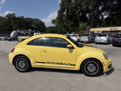 Used 2012 Volkswagen Beetle 2.5 FWD image 3