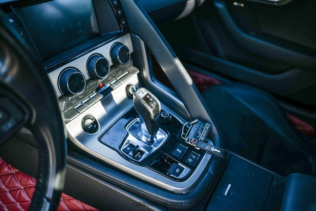 Used 2017 Jaguar F-TYPE Coupe RWD image 17