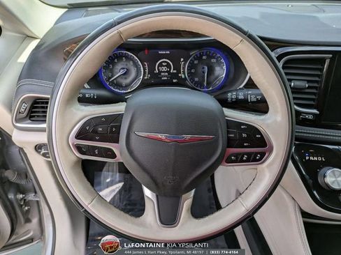 Used 2021 Chrysler Pacifica Limited AWD/4WD image 16