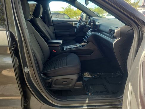 Used 2020 Ford Explorer XLT AWD/4WD image 19