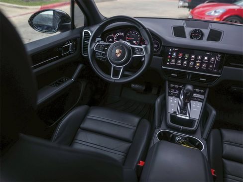 Certified 2023 Porsche Cayenne image 34