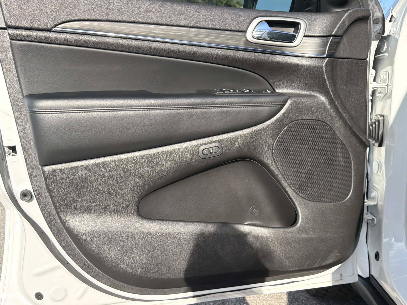 Used 2021 Jeep Grand Cherokee Limited RWD image 15