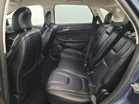 Used 2019 Ford Edge Titanium AWD/4WD image 18