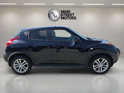 Used 2013 Nissan Juke SV FWD image 6