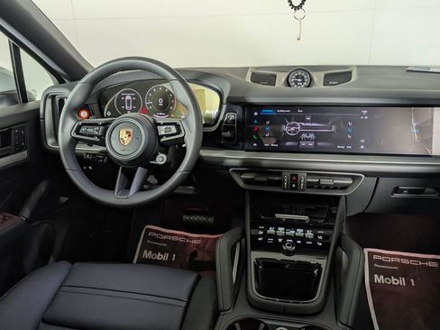 New 2026 Porsche Cayenne Coupe image 21