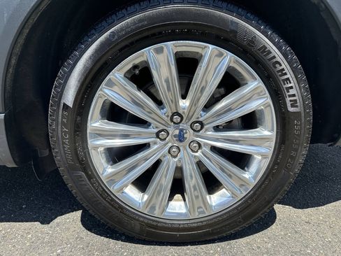 Used 2022 Ford Explorer Limited w/ Hybrid Equipment Group 310A RWD image 19