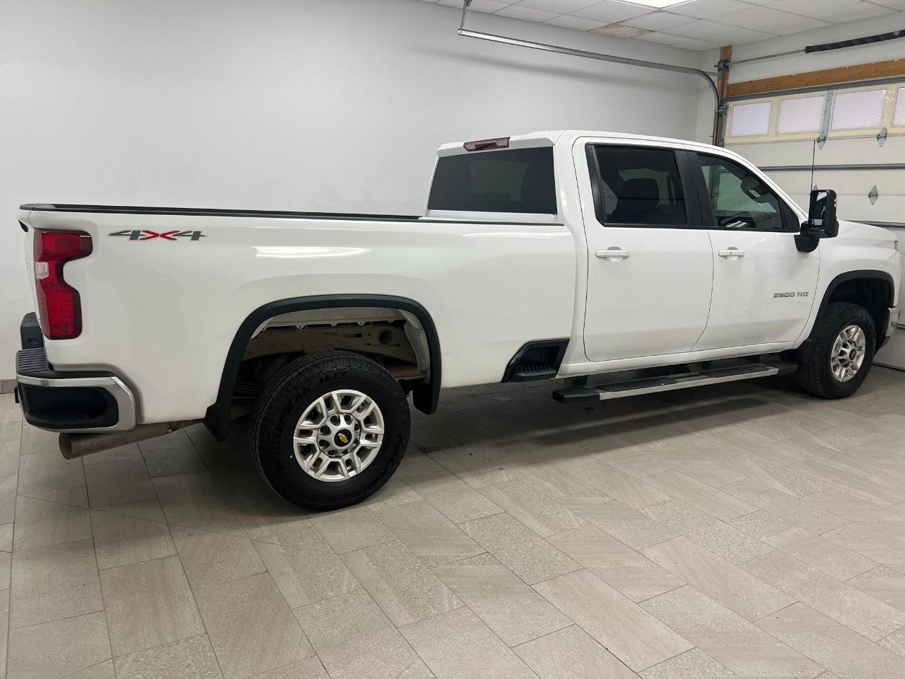 Used 2025 Chevrolet Silverado 2500 LT w/ Convenience Package AWD/4WD image 13