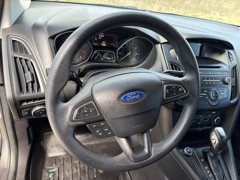 Used 2016 Ford Focus SE image 11