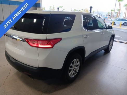 Used 2021 Chevrolet Traverse LS w/ LPO, Black Accent Package FWD image 3