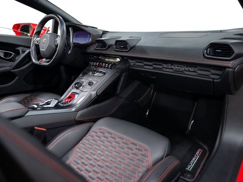 Used 2018 Lamborghini Huracan LP 580-2 image 2