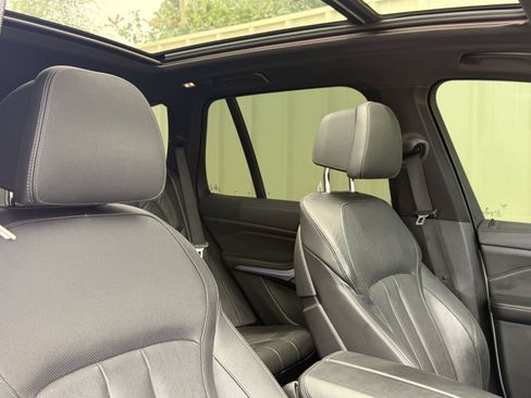 Used 2019 BMW X5 xDrive50i w/ Luxury Seating Package AWD/4WD image 25