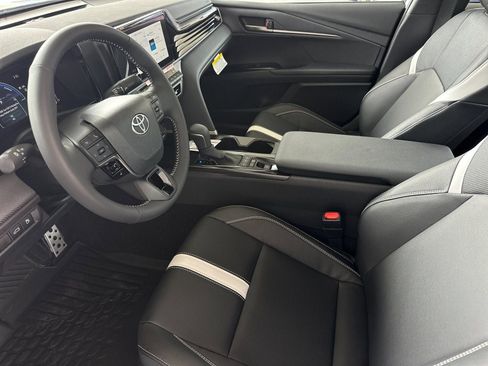 New 2026 Toyota Camry Hybrid image 9