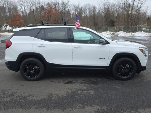 Used 2023 GMC Terrain AT4 image 8