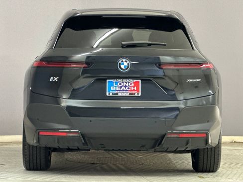 Used 2023 BMW iX xDrive50 w/ Premium Package image 9