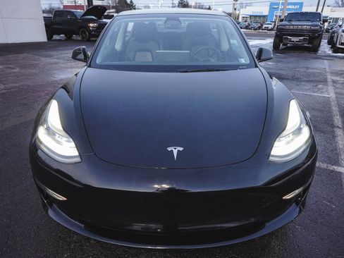 Used 2023 Tesla Model 3 Performance image 2