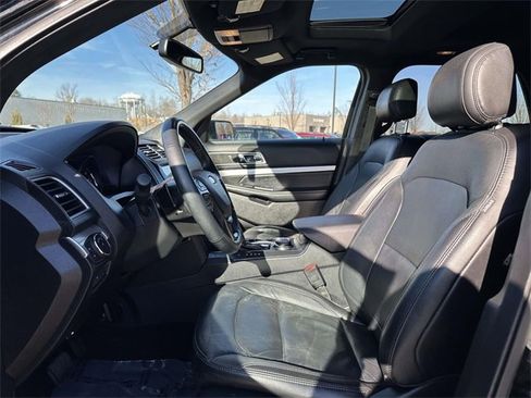 Used 2017 Ford Explorer XLT w/ Equipment Group 202A image 20