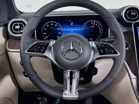New 2026 Mercedes-Benz GLC 350e 4MATIC image 17