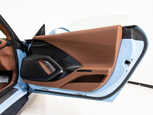 Certified 2025 Ferrari 12Cilindri RWD image 24