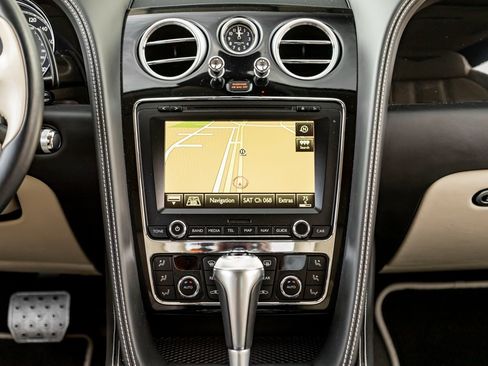 Used 2015 Bentley Continental GT image 21