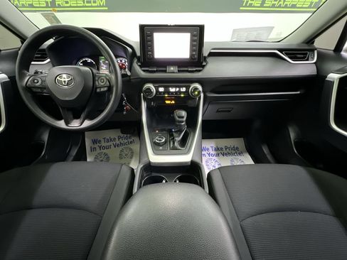 Used 2019 Toyota RAV4 LE AWD/4WD image 18