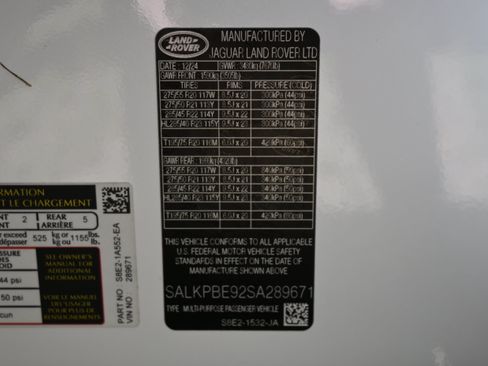 Used 2025 Land Rover Range Rover Long Wheelbase SE AWD/4WD image 34
