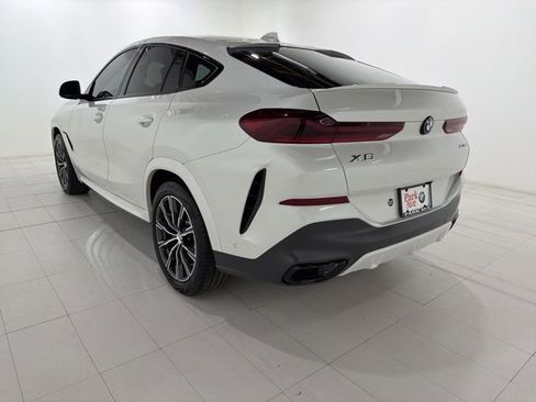 Used 2021 BMW X6 xDrive40i w/ Executive Package AWD/4WD image 3