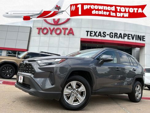 Used 2025 Toyota RAV4 XLE FWD image 1