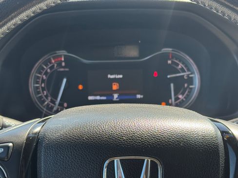 Used 2017 Honda Pilot Touring image 16