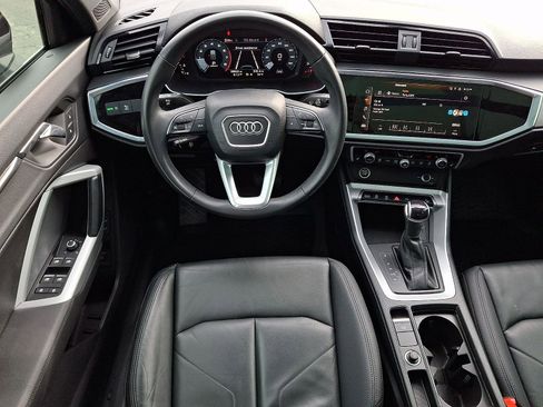 Used 2023 Audi Q3 2.0T Premium image 11